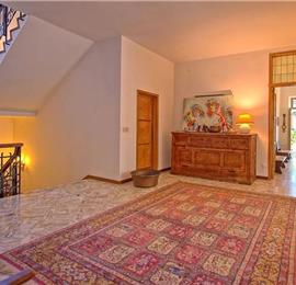 6 bedroom villa with large pool and tennis court near Arezzo, Southern Tuscany, sleeps 12